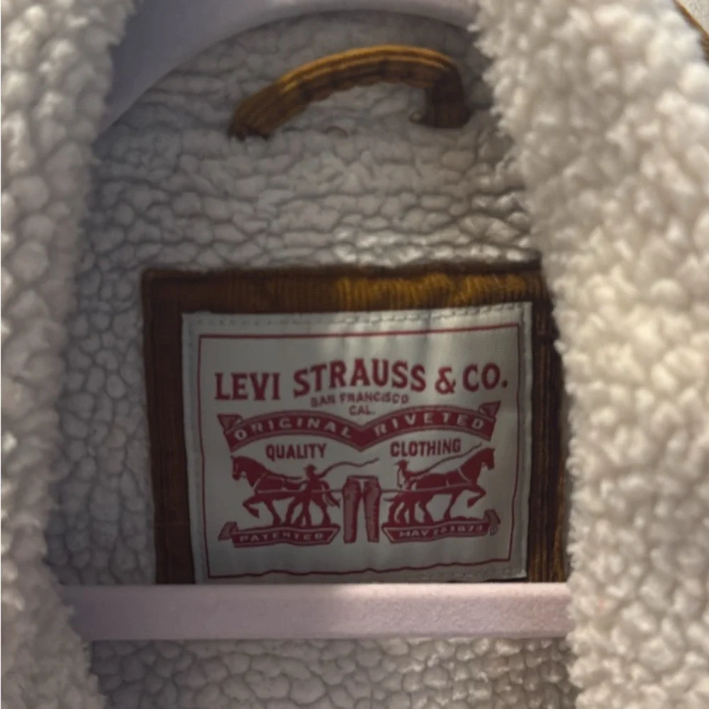 Corduroy Levi's Men's Tan Sherpa Jacket - Picture 2 of 2
